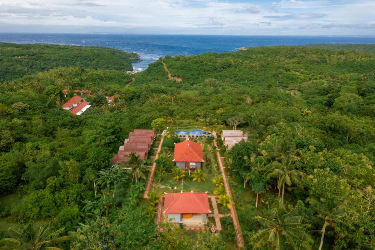 Penida Sunset Ocean View Bungalows Toyapakeh Exterior photo