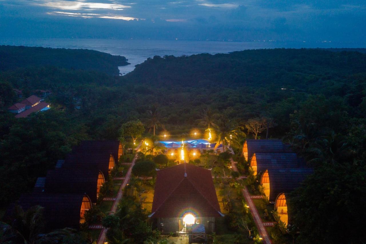 Penida Sunset Ocean View Bungalows Toyapakeh Exterior photo