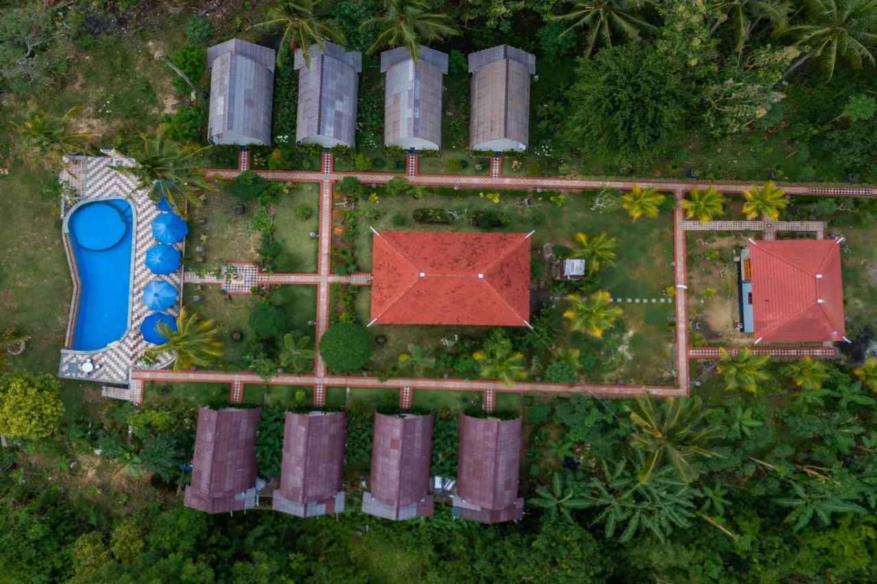 Penida Sunset Ocean View Bungalows Toyapakeh Exterior photo